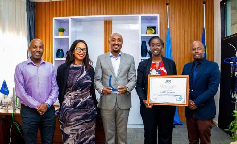 06b431e4-7062-4ddb-b60c-35996e22c5c6