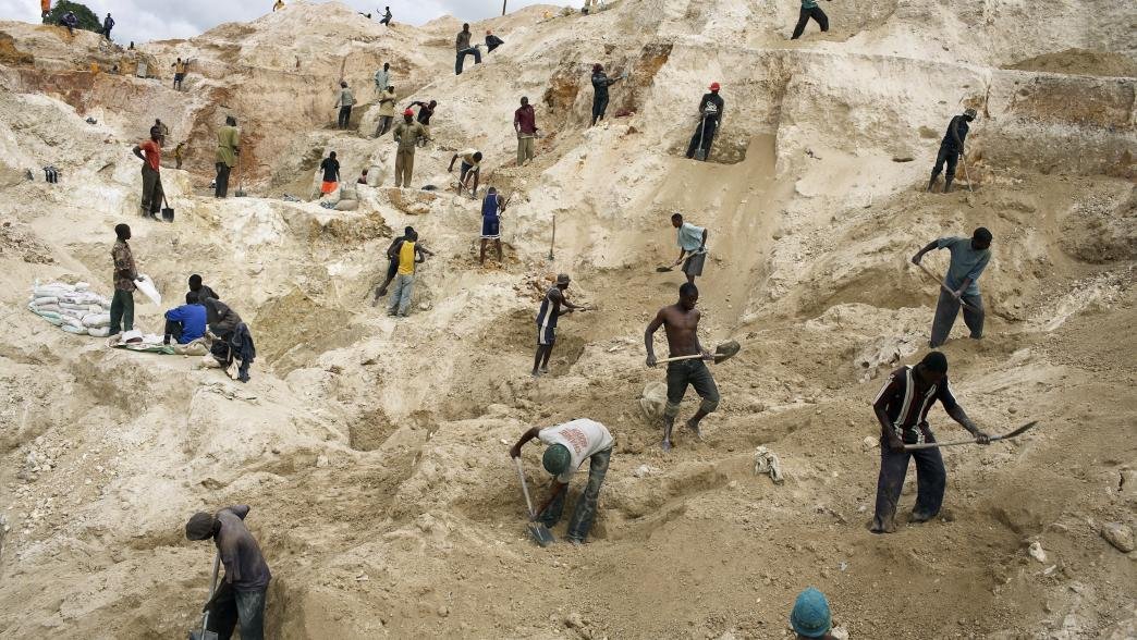 artisanal-miners-drc-gettyimages-57575595